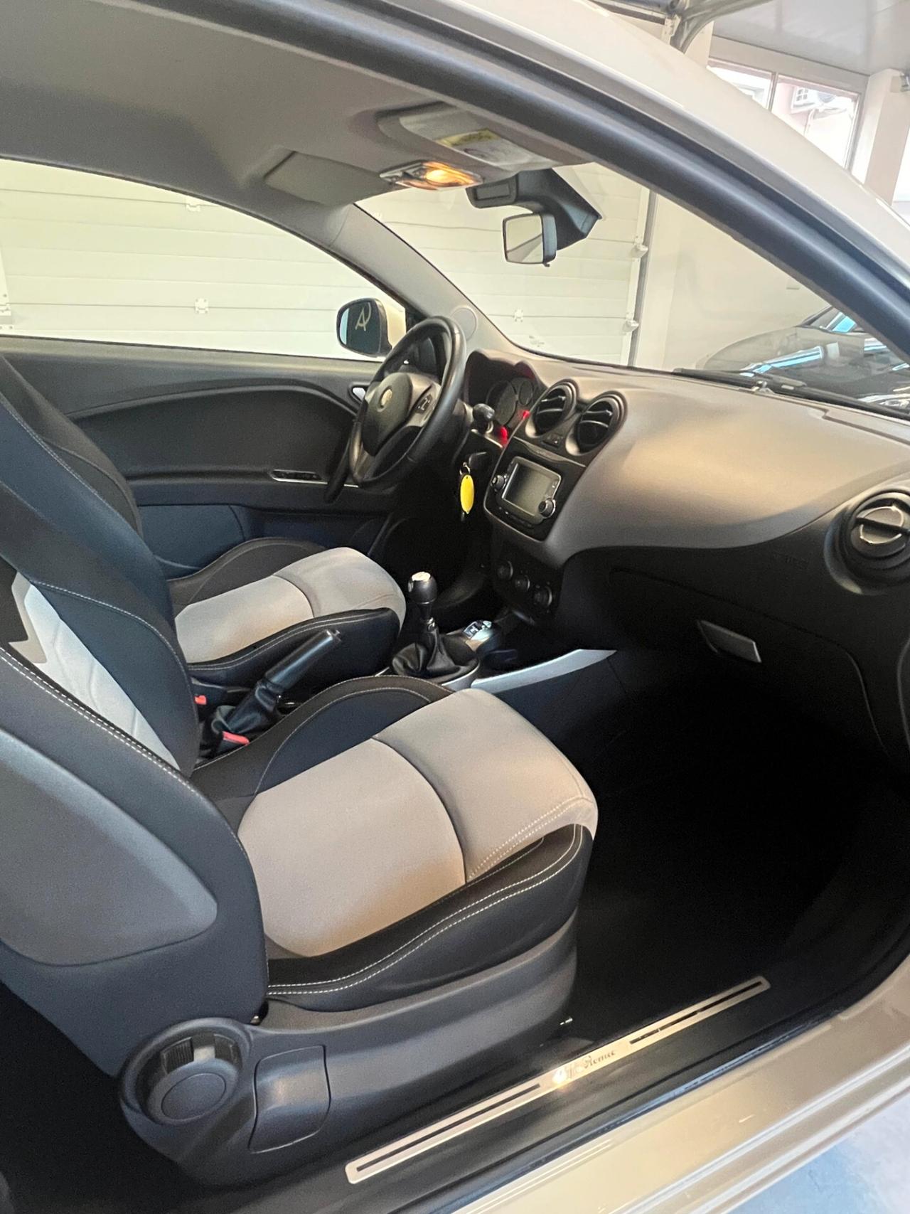 Alfa Romeo MiTo 1.3 JTDm 85 CV S&S Distinctive