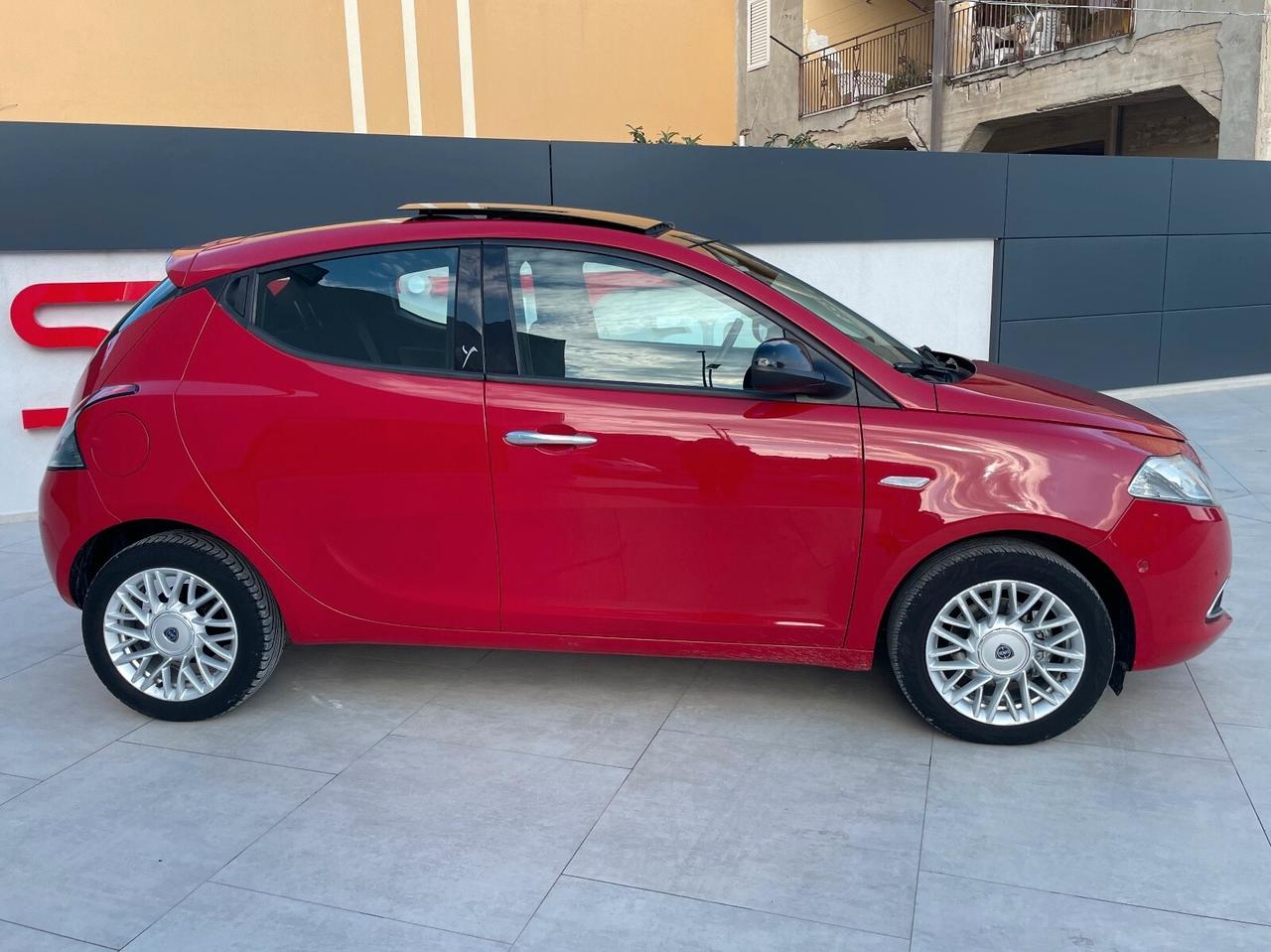 Lancia Ypsilon 1.2 69 CV 5 porte S&S Gold