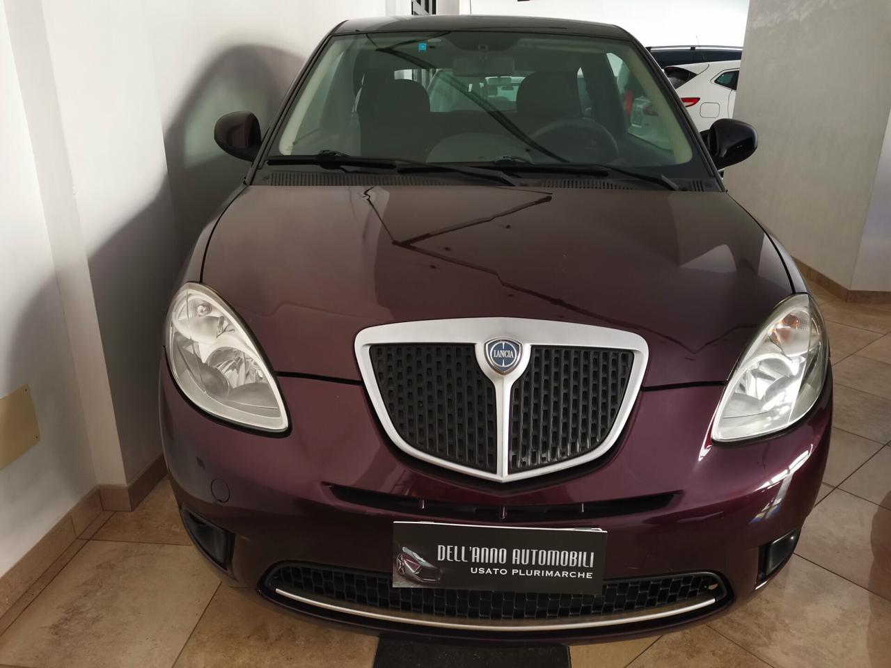 Lancia Ypsilon 1.2 Versus 8V