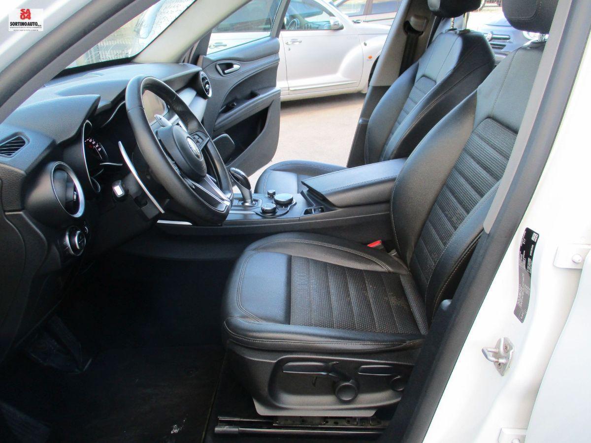 A.R.Stelvio 2.2 T.diesel 210cv AT8 Q4 Exec.-2018