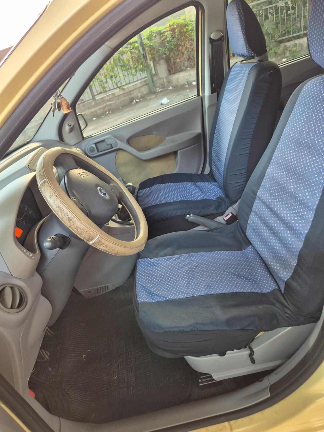 FIAT PANDA 1.2 BENZINA CON 131000KM DEL 2004