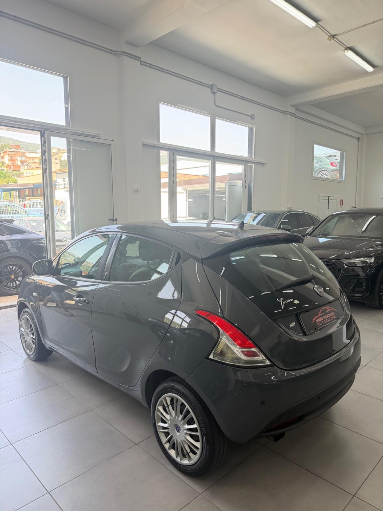 Lancia Ypsilon 1.3 MJT 95 CV 5 p. Platinum FINANZIABILE