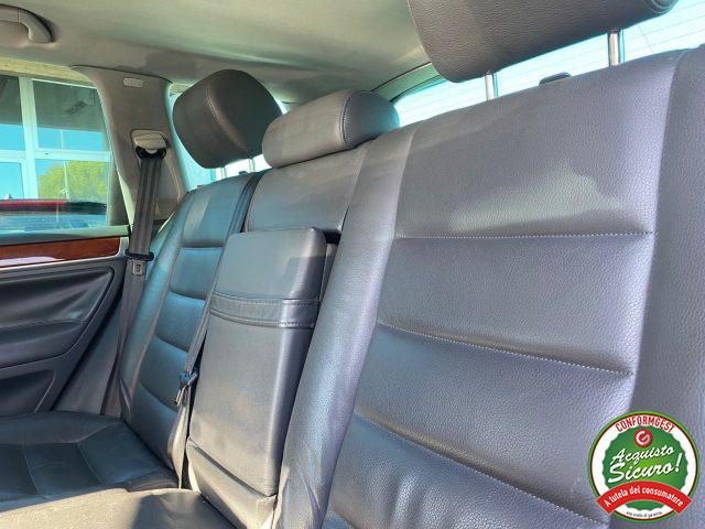 VOLKSWAGEN Touareg 2.5 R5 TDI DPF tiptronic