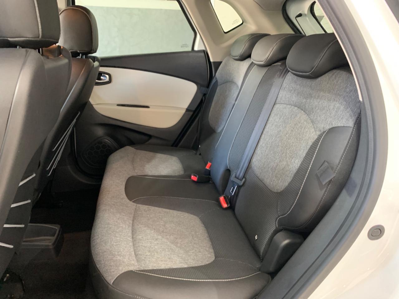 Renault Captur dCi 8V 90 CV EDC Sport Edition