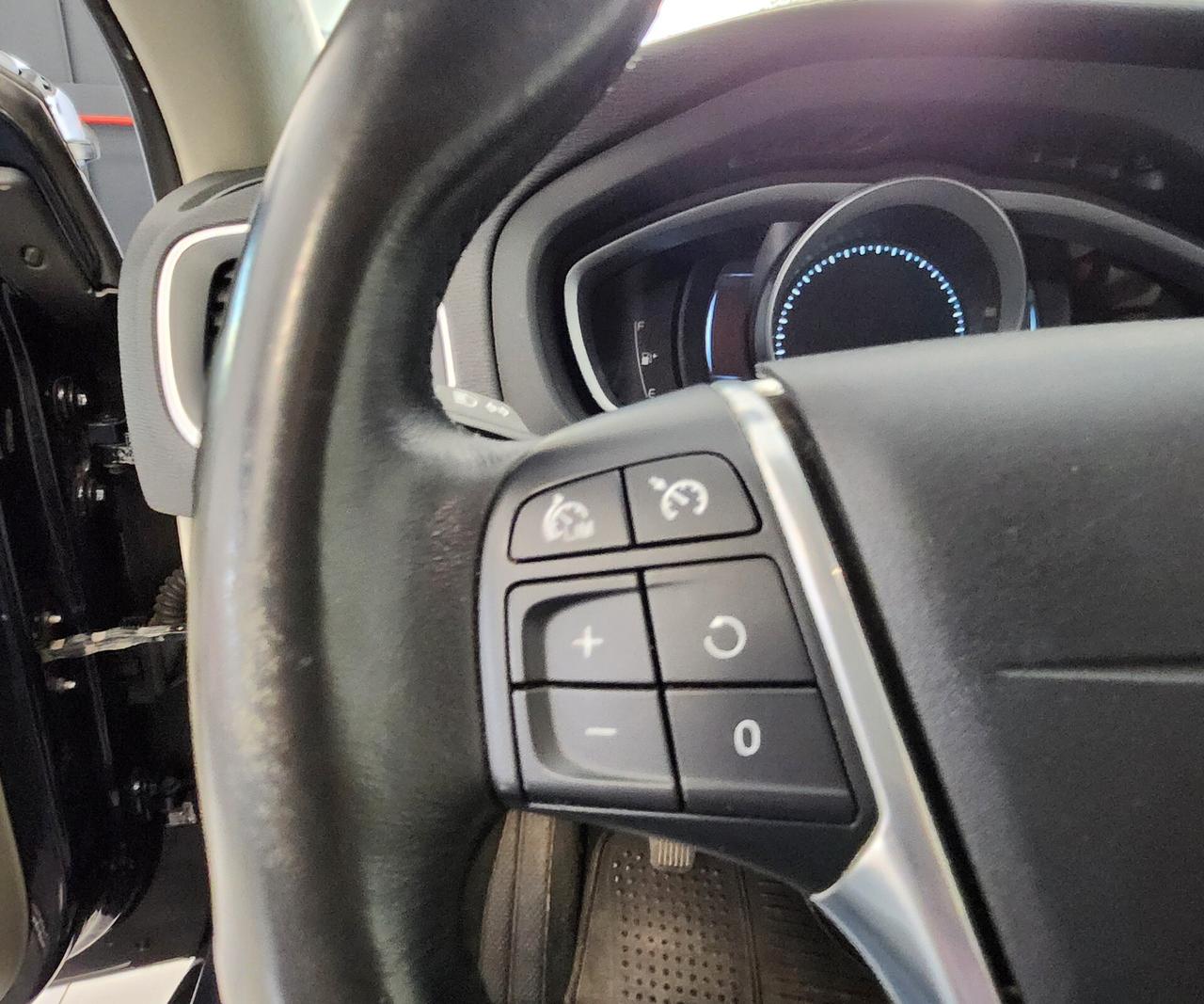 Volvo V40 D4 Geartronic R-design Kinetic