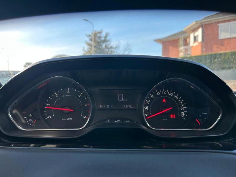 Peugeot 208 5 Porte 208 5p 1.4 hdi 8v Active