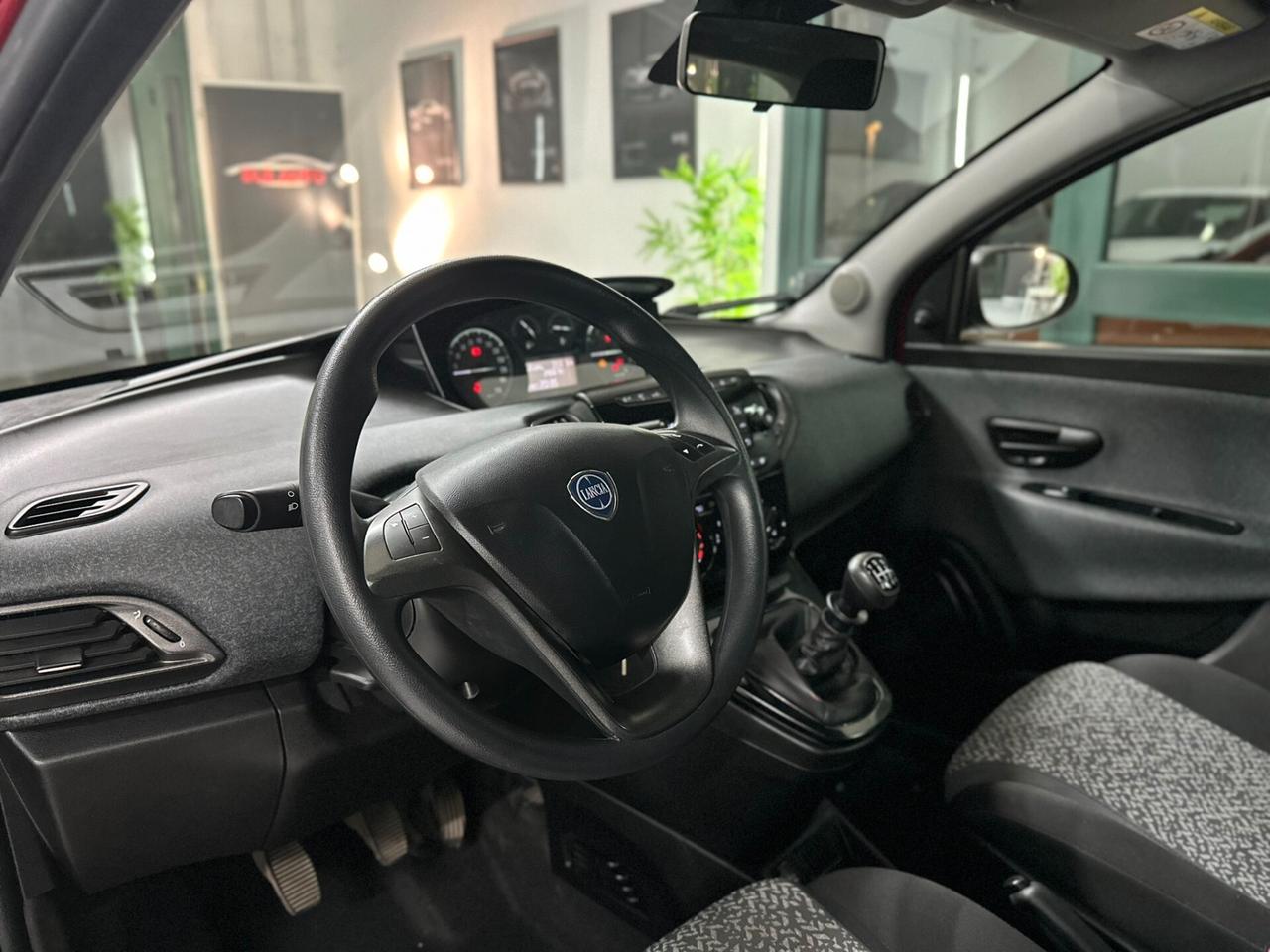 Ypsilon 1.0 FireFly Hybrid Ecochic Aziendale