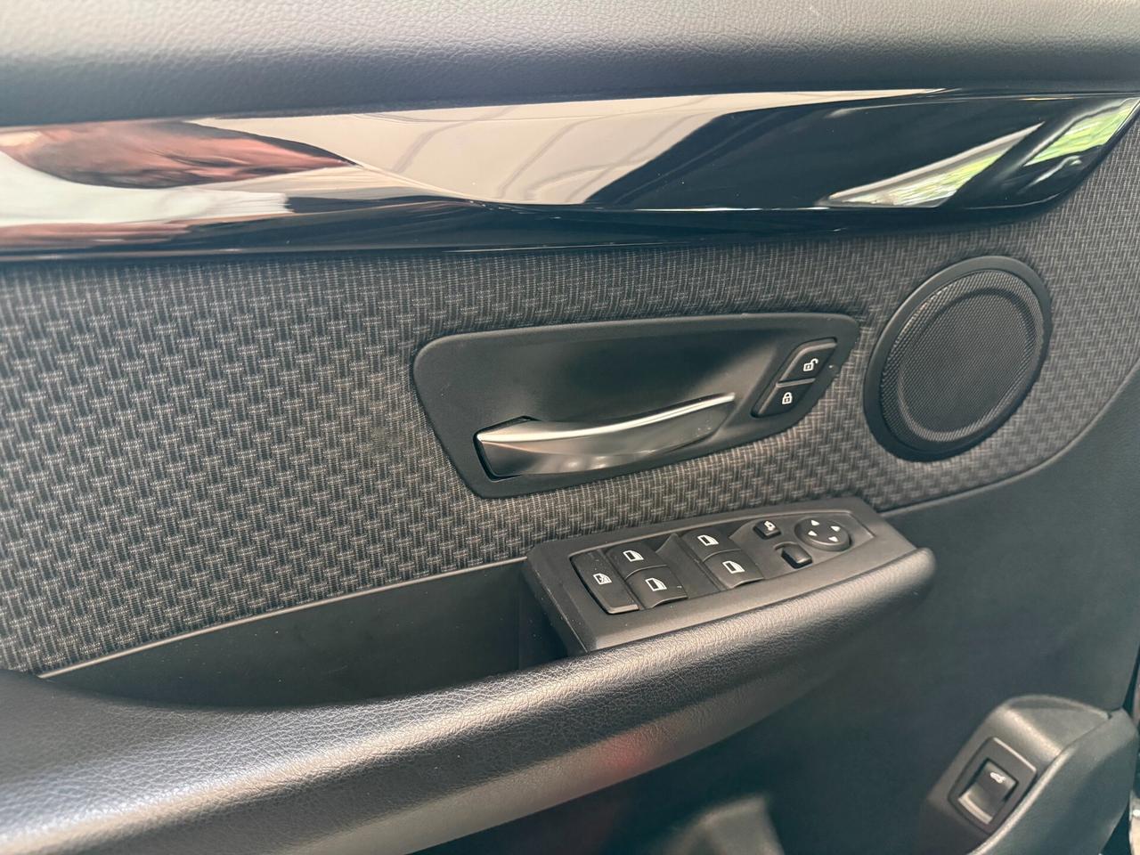 Bmw 2er Active Tourer 216d Advantage
