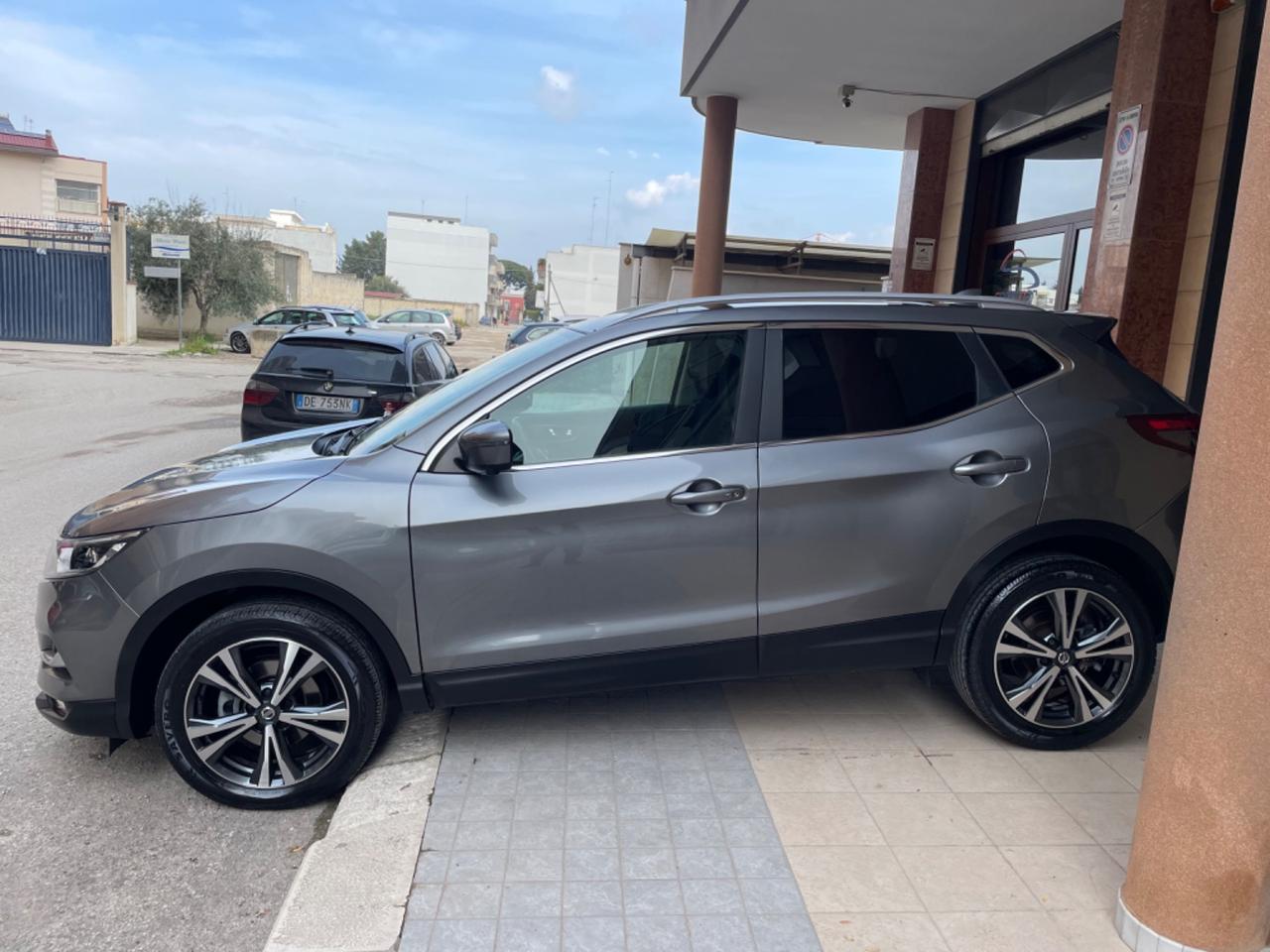 Nissan Qashqai 1.5 dCi N-Connect " TETTO NAVY LED 360"