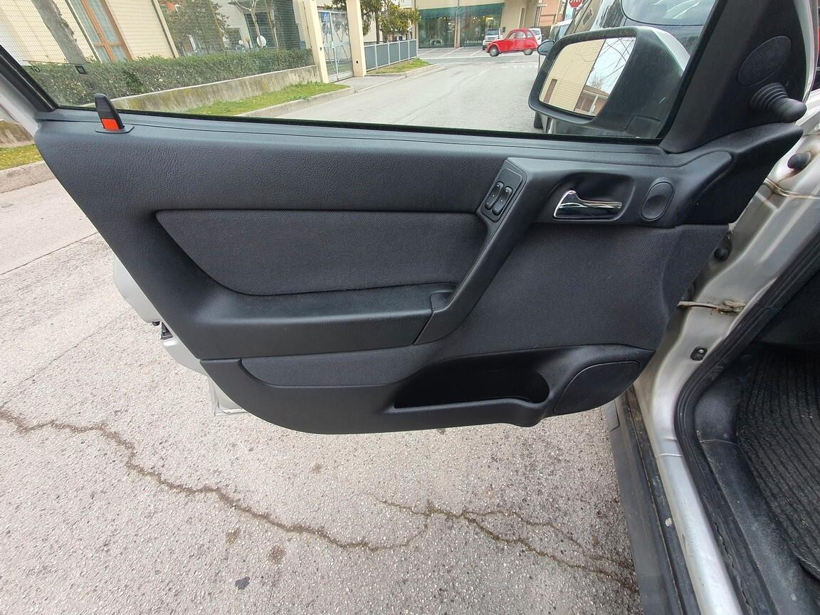 Opel Astra 1.6i 16V SW Club