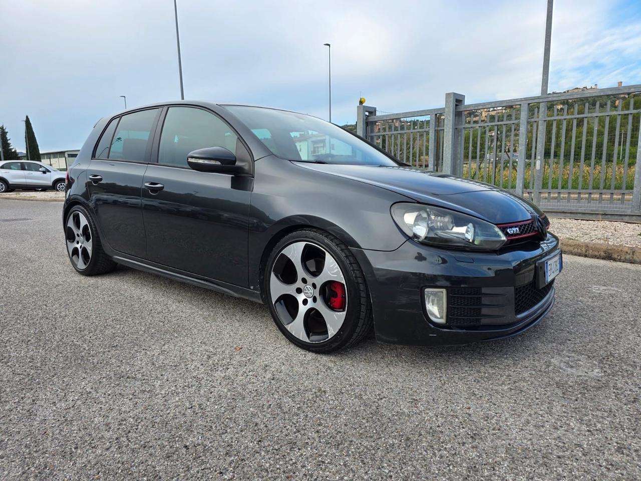 Volkswagen Golf GTI 2.0 TSI 5p.