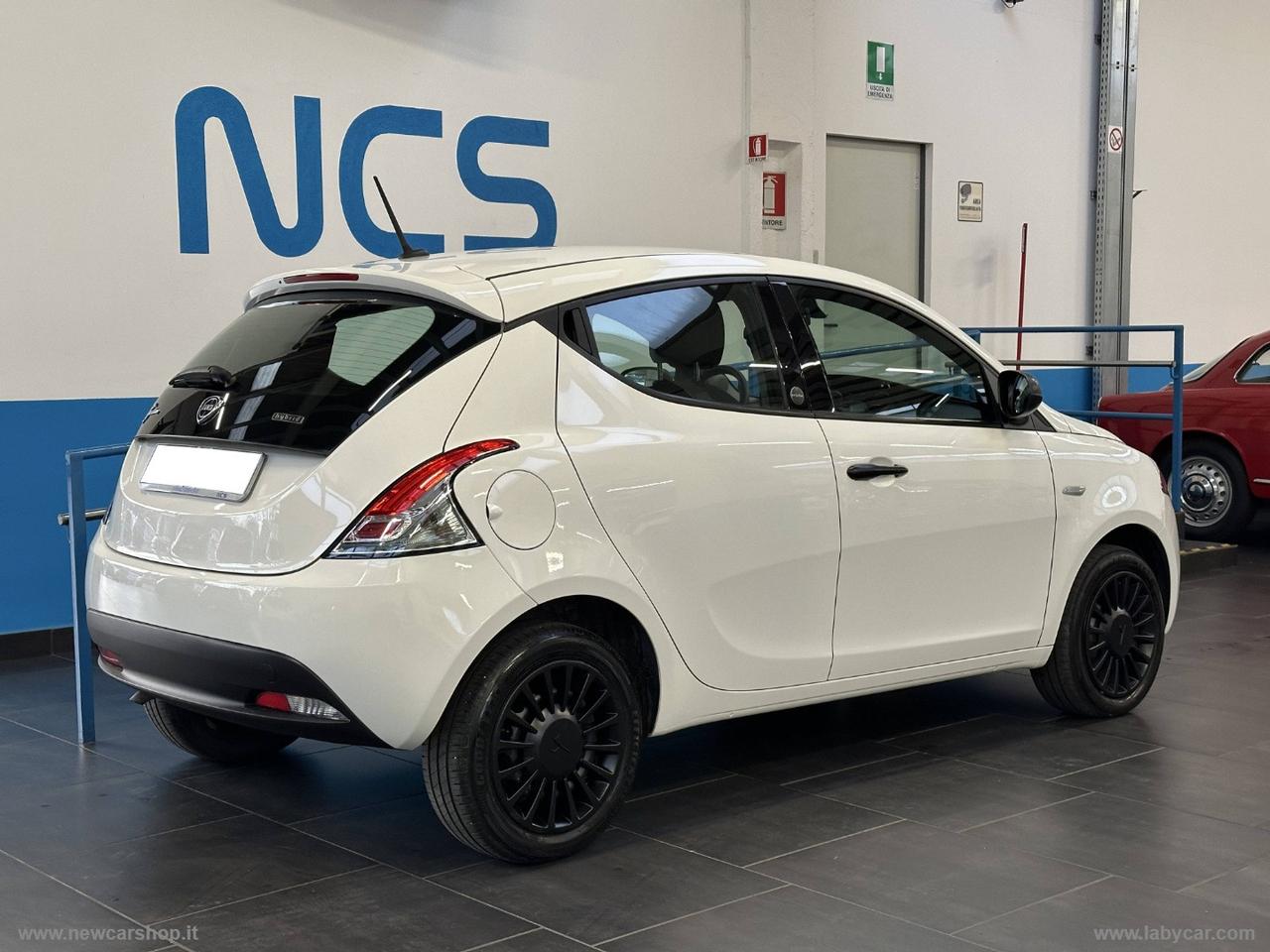 LANCIA Ypsilon 1.0 FireFly 5p.S&S Hybrid Silver NEOPATENTATI
