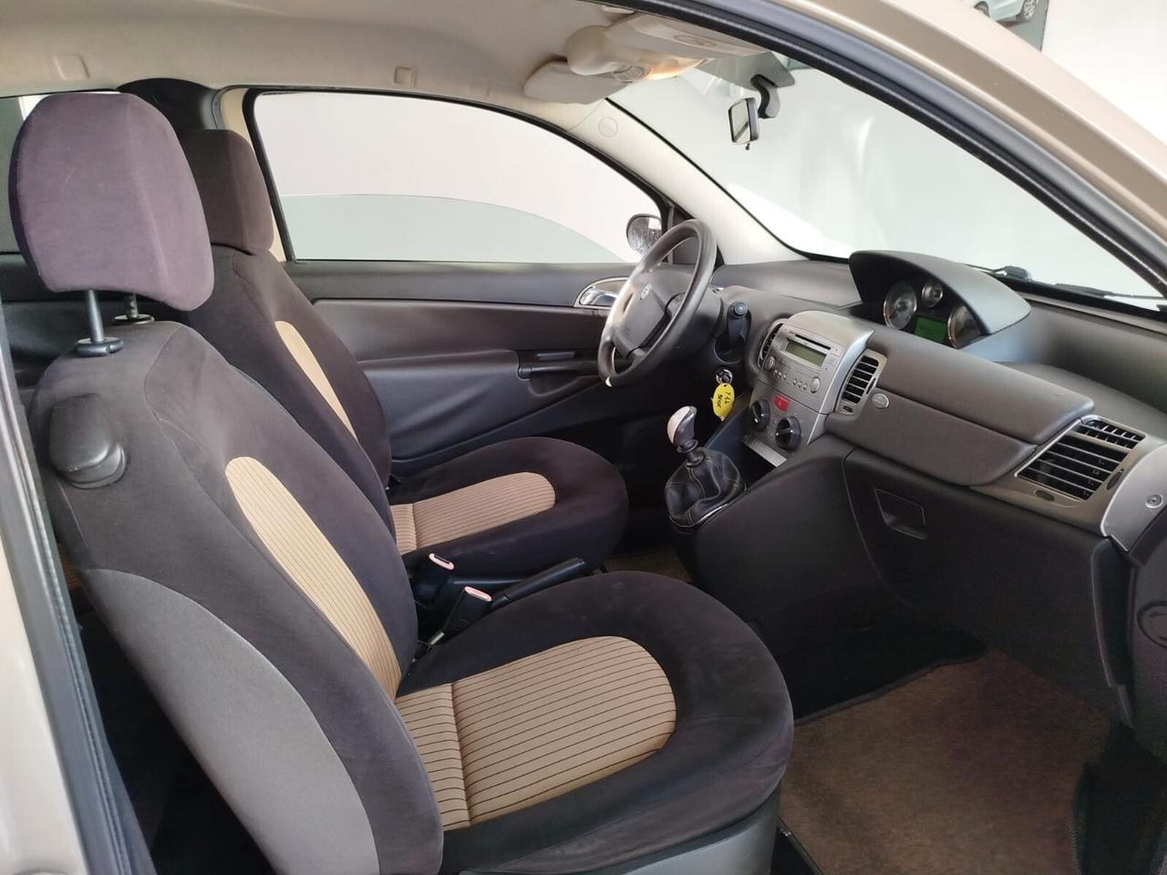 Lancia Ypsilon 1.4 benzina CON GARANZIA