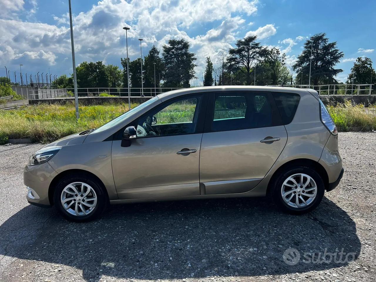 RENAULT SCENIC CAMBIO AUTOMATICO 12 MESI GARANZIA