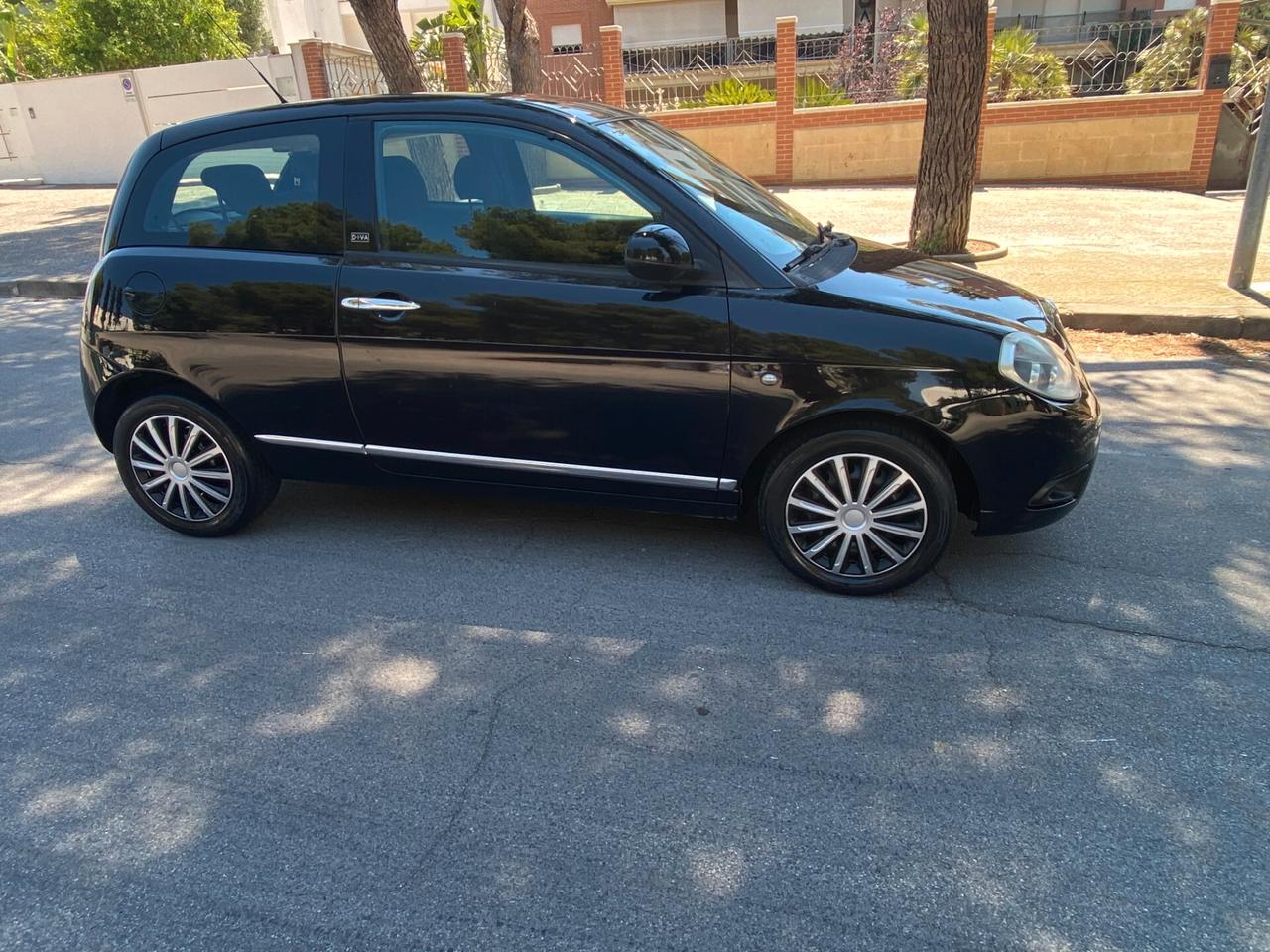 Lancia Ypsilon 1.3 MJT 90 CV Oro
