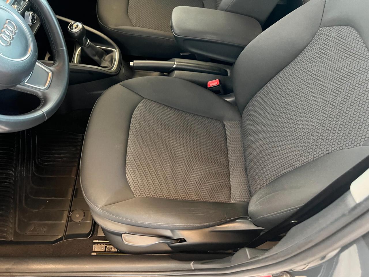 Audi A1 SPB 1.0 TFSI s-line esterno ok neopatentati taglindata