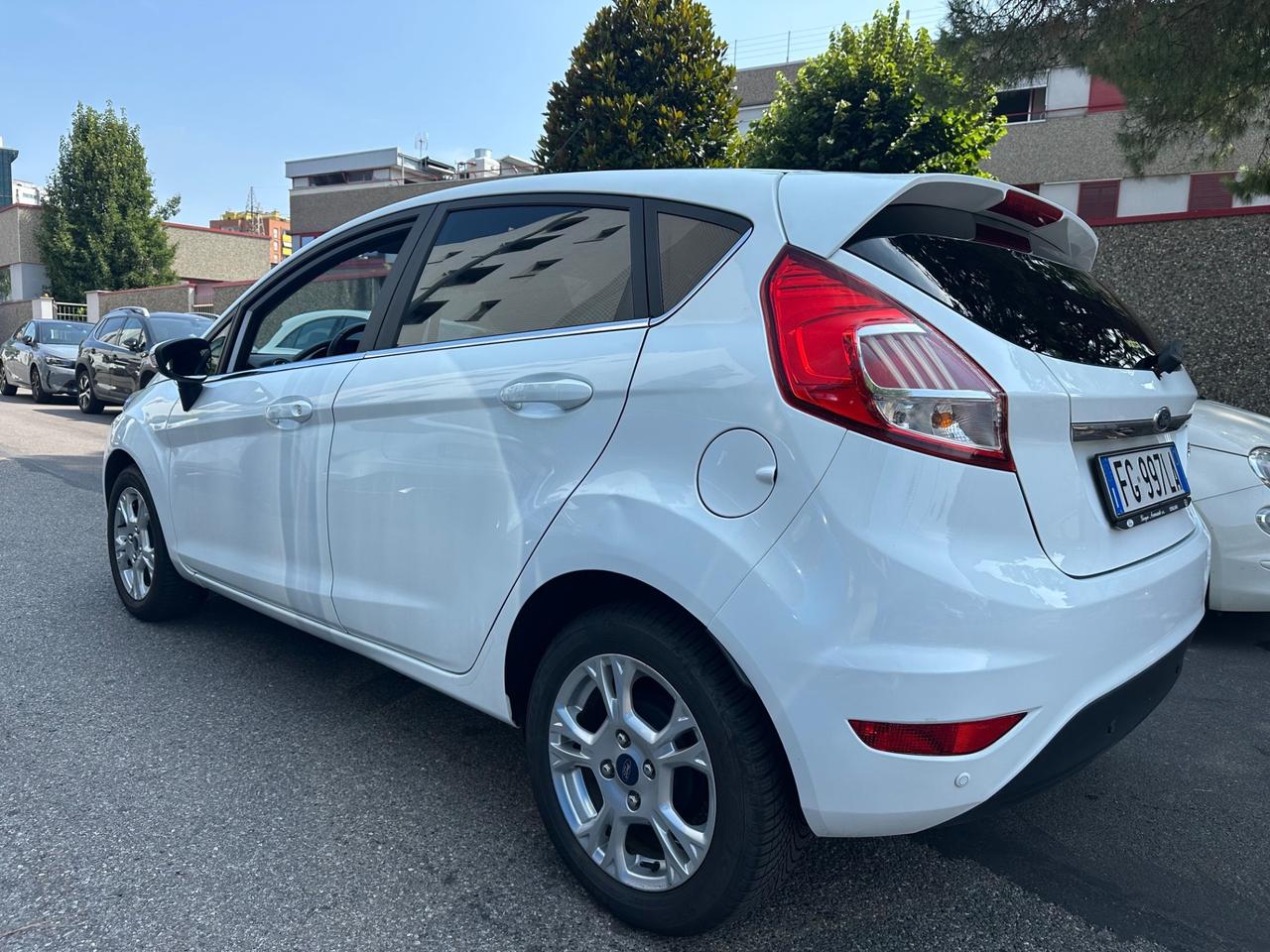 Ford Fiesta 1.4 5 porte GPL - euro 6 - ok neopatentati.