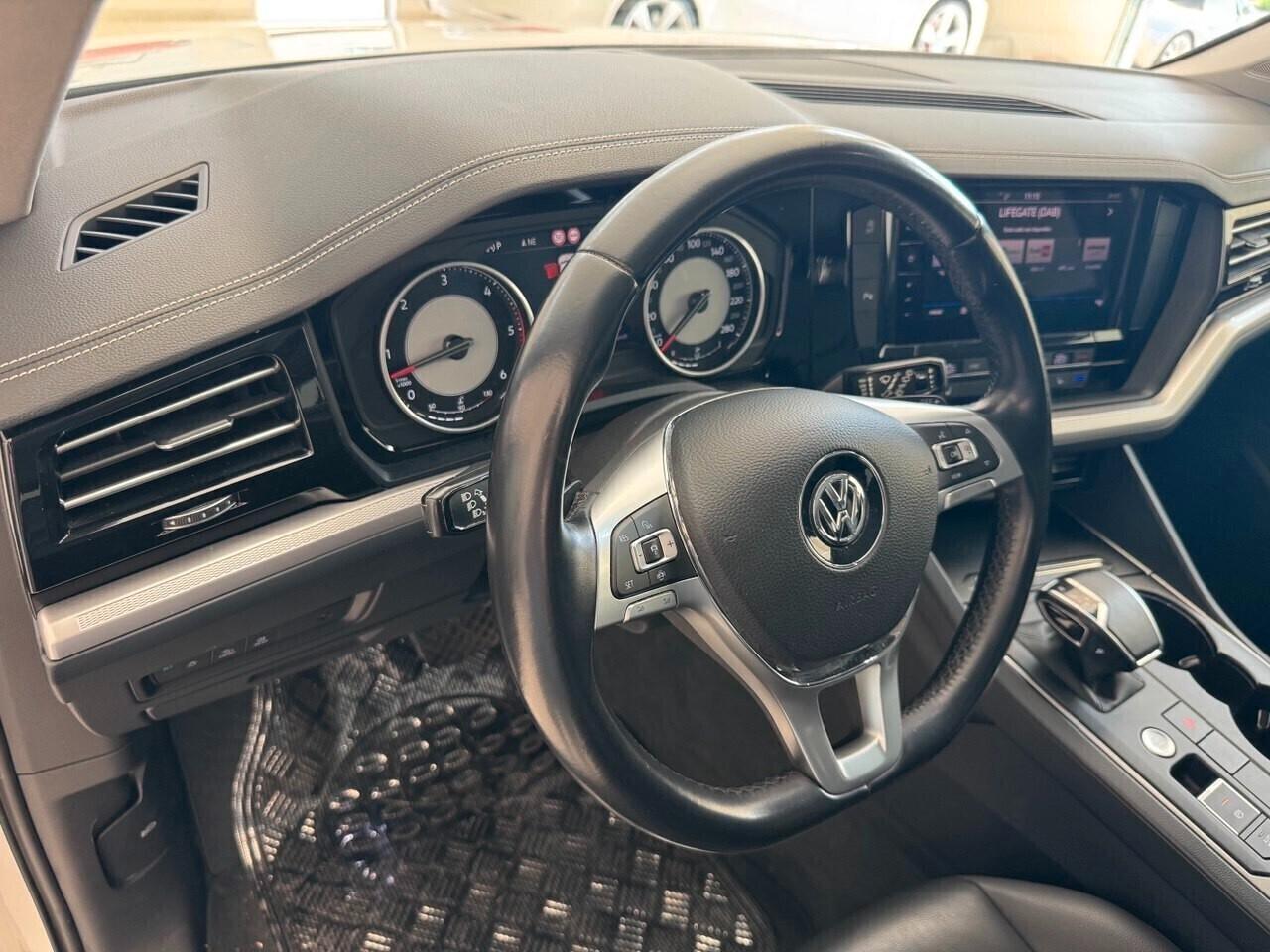 Volkswagen Touareg 3.0 V6 TDI SCR Black Style