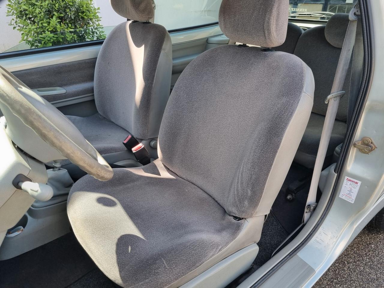 Renault Twingo 1.2i cat Authentique