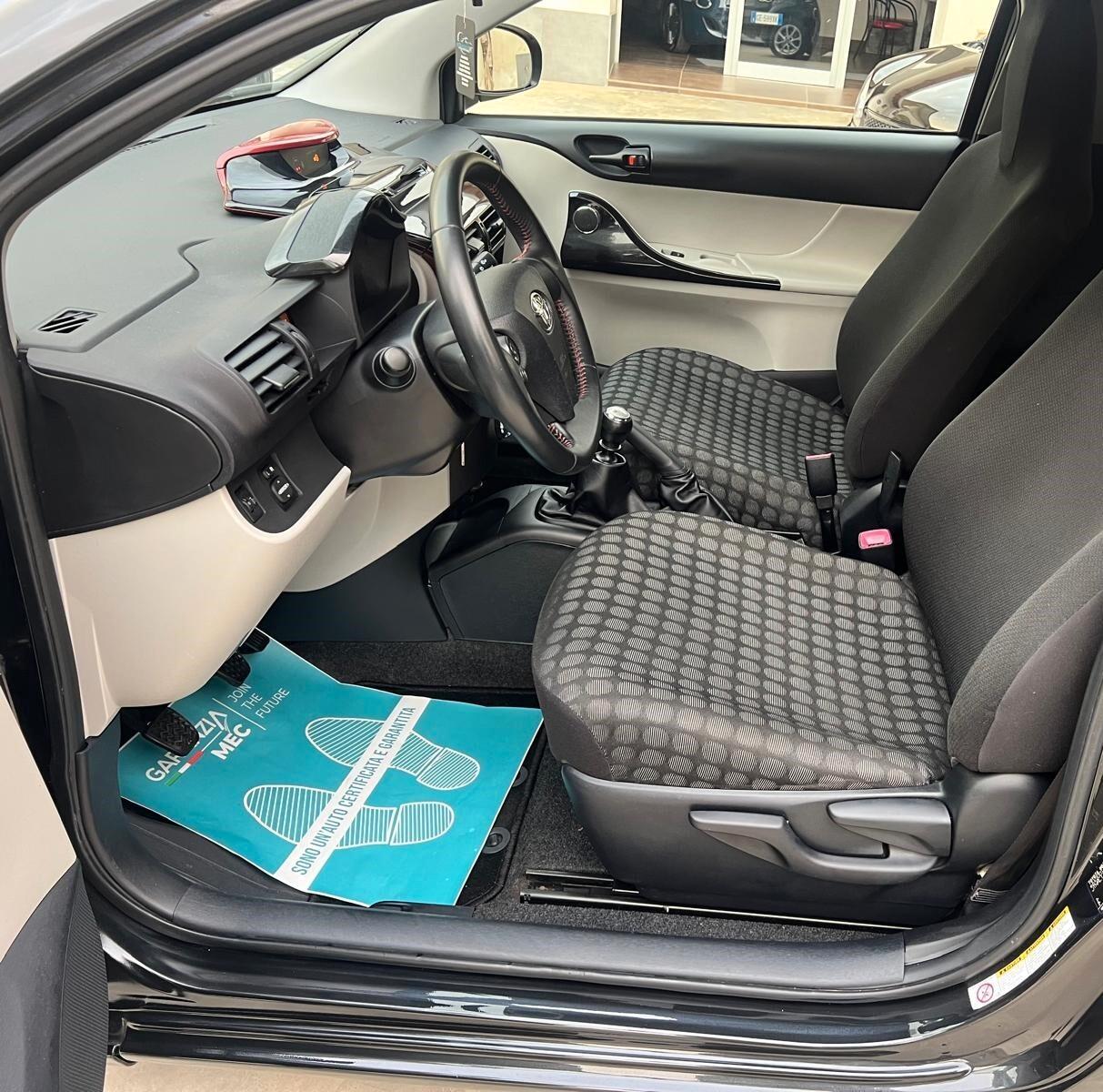 Toyota iQ 1.0 Sol