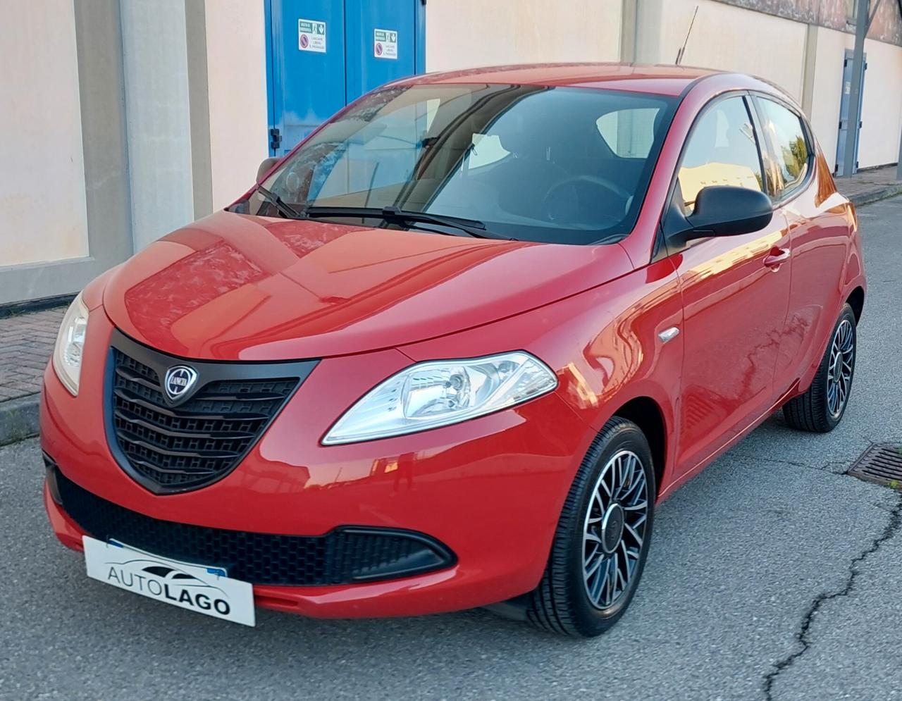 Lancia Ypsilon 1.2 69 CV S Momodesign. NEOPATENTATI