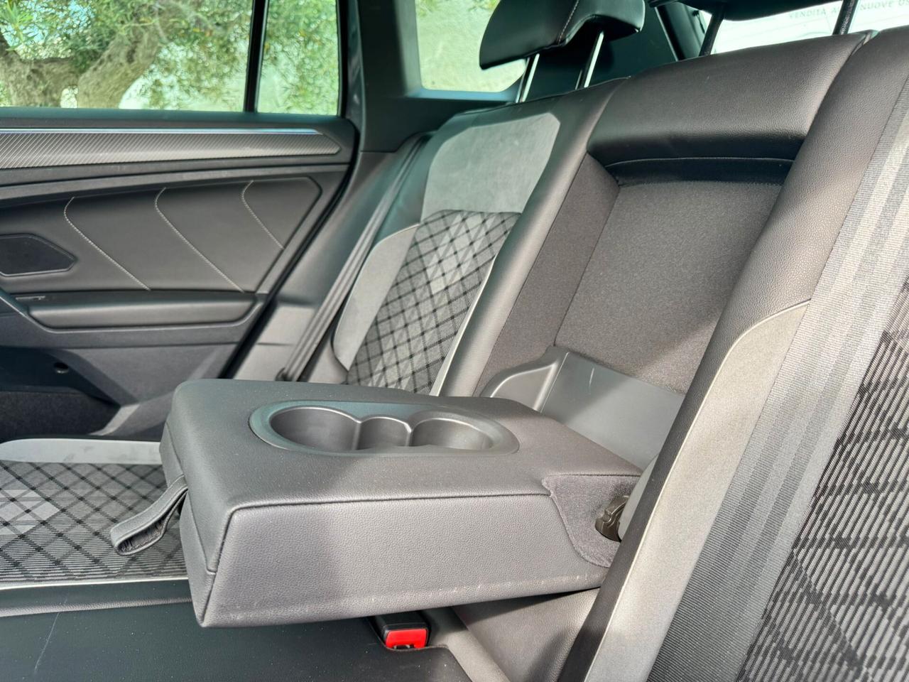 Volkswagen Tiguan 2.0 TDI 150 CV SCR DSG R-Line