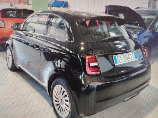 FIAT 500e Berlina 42 kWh KM 320