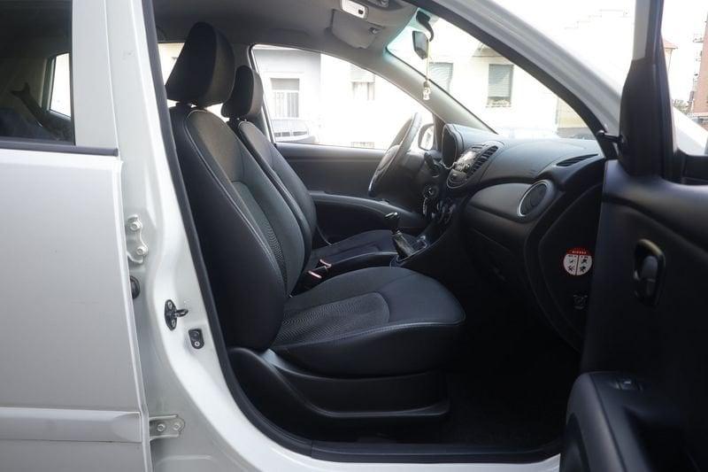 Hyundai i10 Hyundai i10 1.1 Like bluedrive Gpl 51KW ANNO 2012