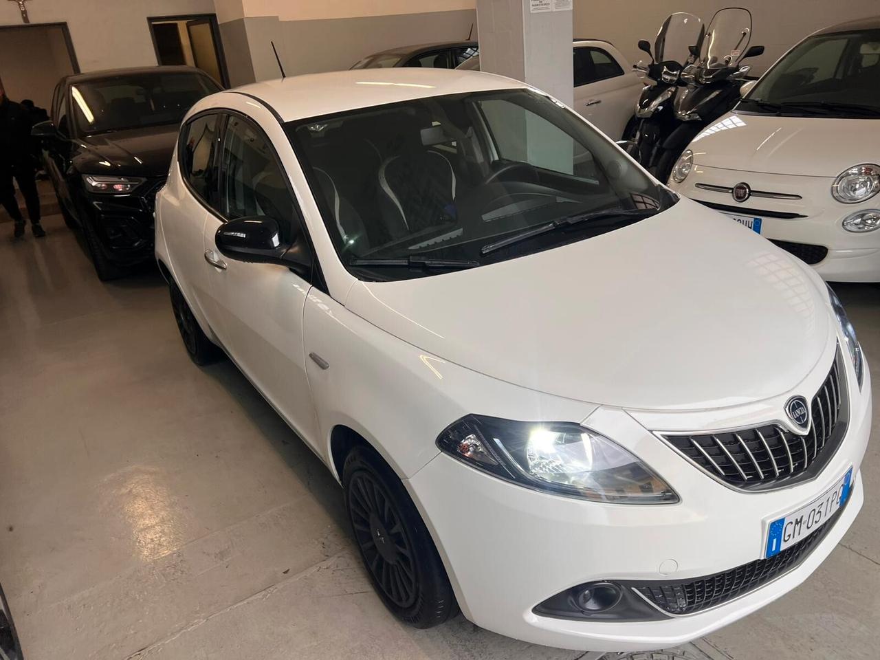 Lancia Ypsilon 1.0 FireFly 5 porte S&S Hybrid Gold