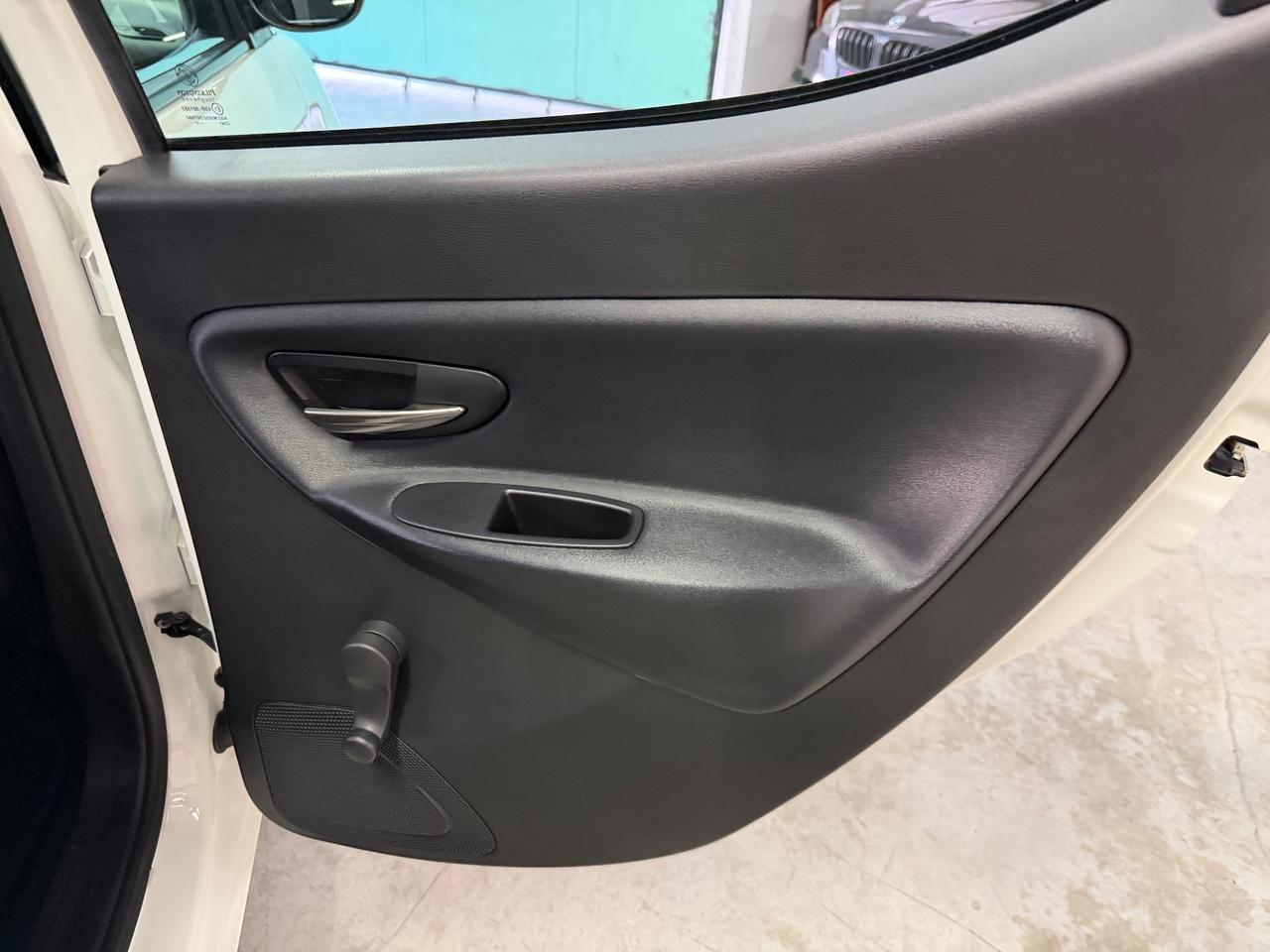 Lancia Ypsilon 1.2 69 CV 5 porte Benz/GPL Ecochic Gold
