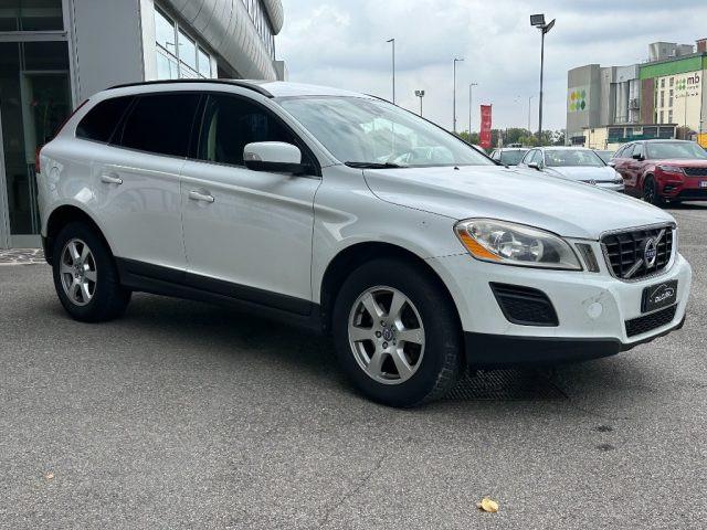 VOLVO XC60 D3 AWD Geartronic Momentum