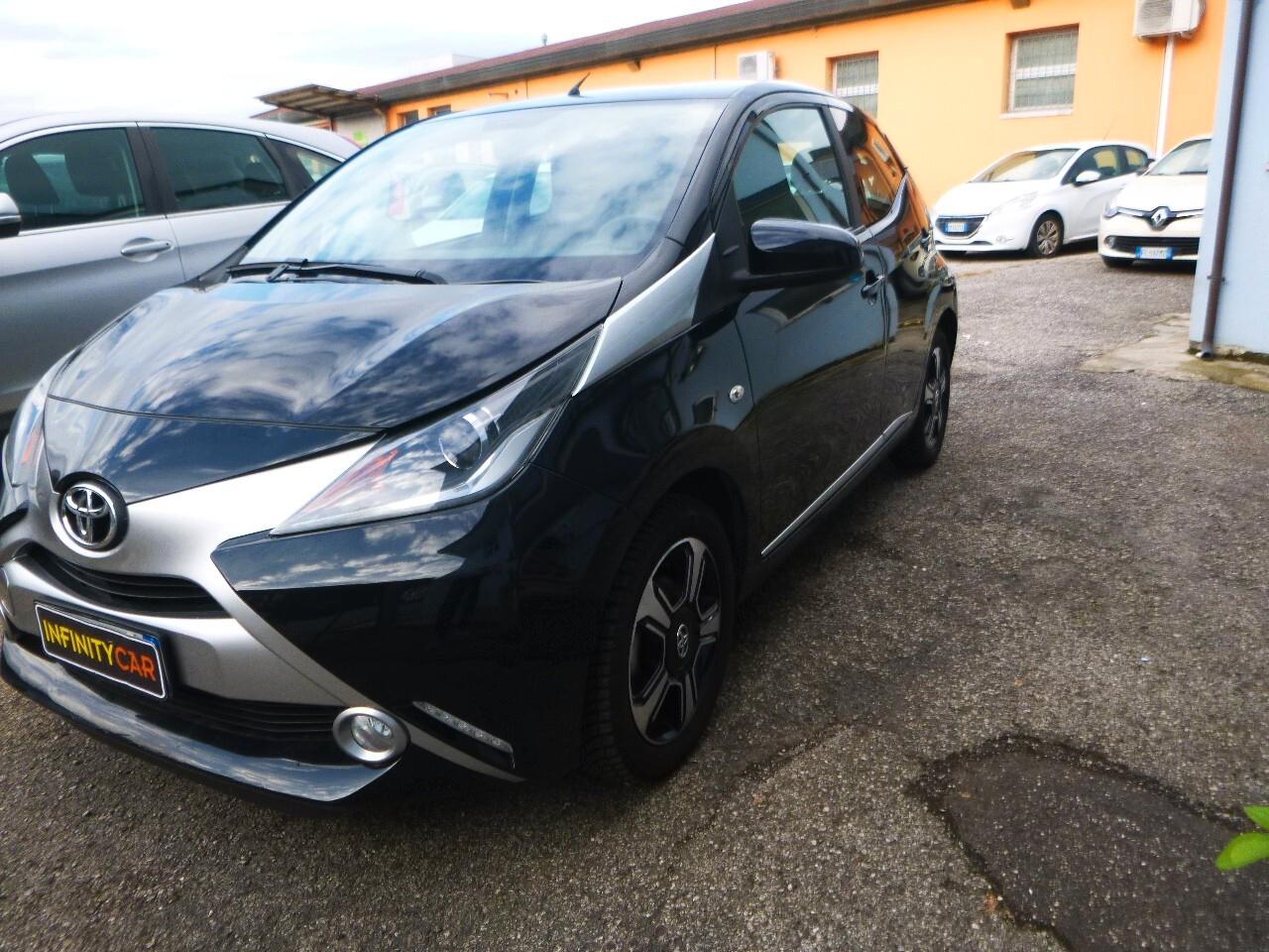 Toyota Aygo 1.0 VVT-i 69 CV 5 porte x-clusiv