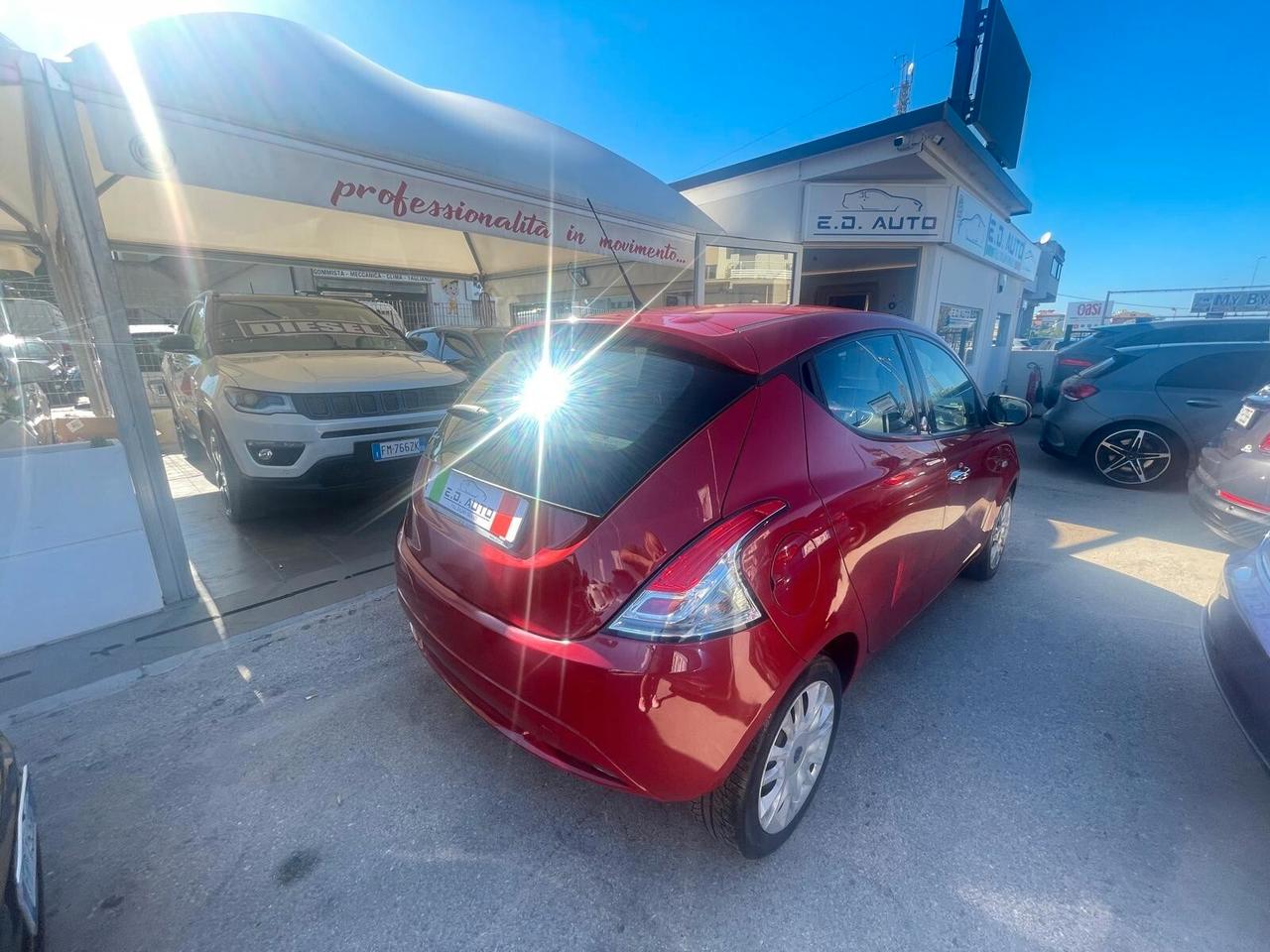 Lancia Ypsilon 1.2 69 CV 5 porte GPL Ecochic Gold