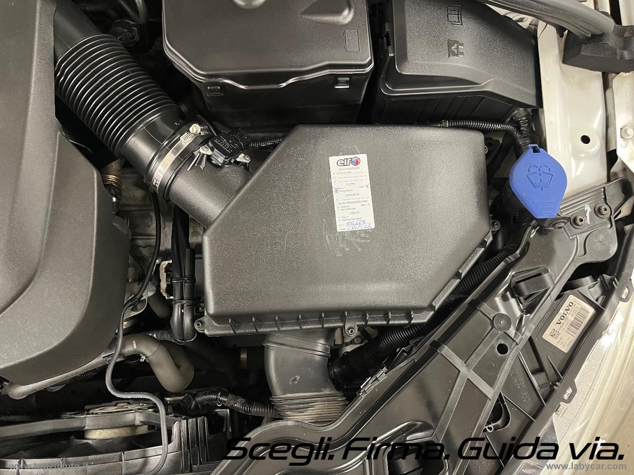 VOLVO V60 Cross Country D3 Geartronic Momentum