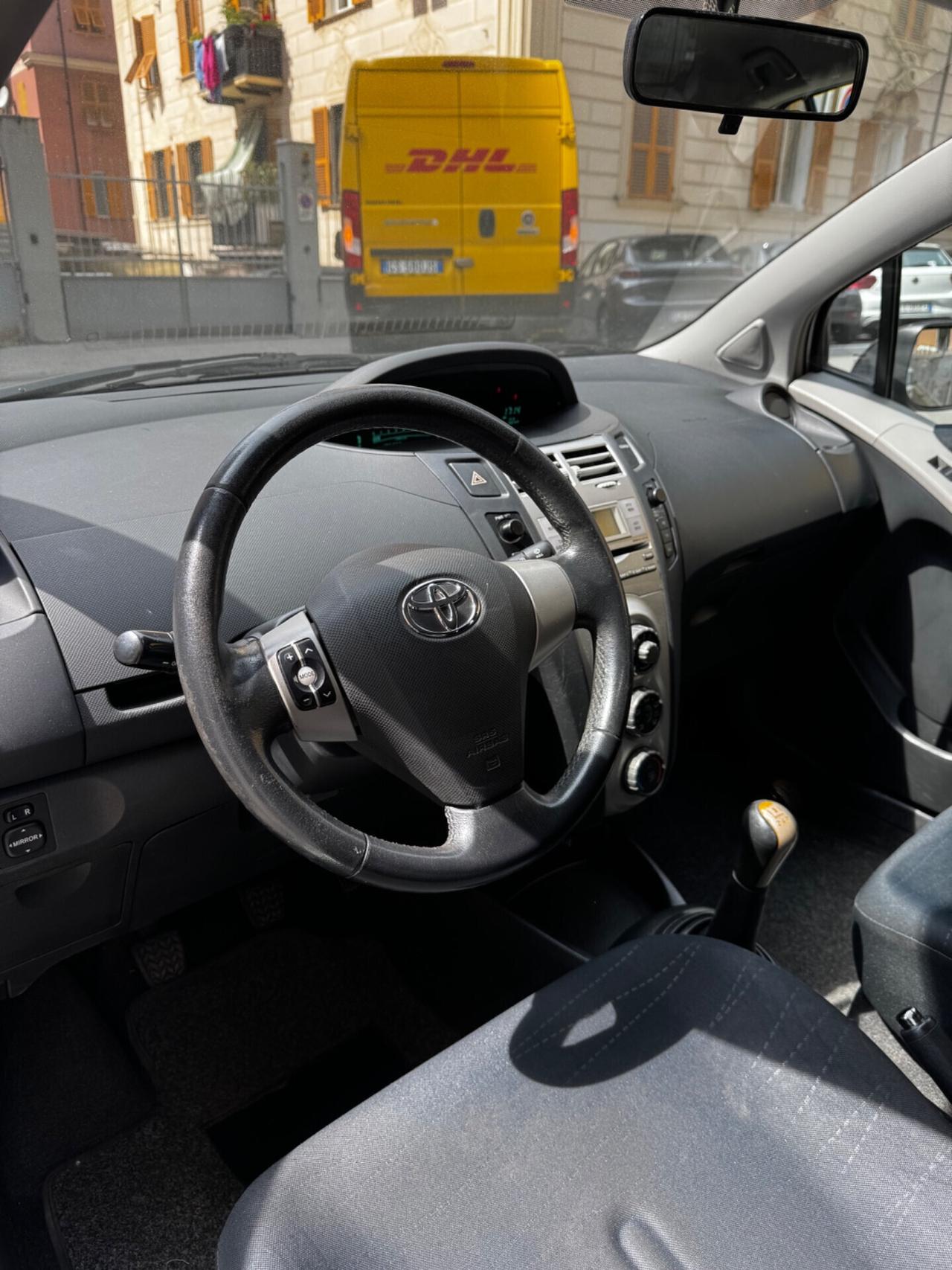 Toyota Yaris 1.3 5 porte Sol