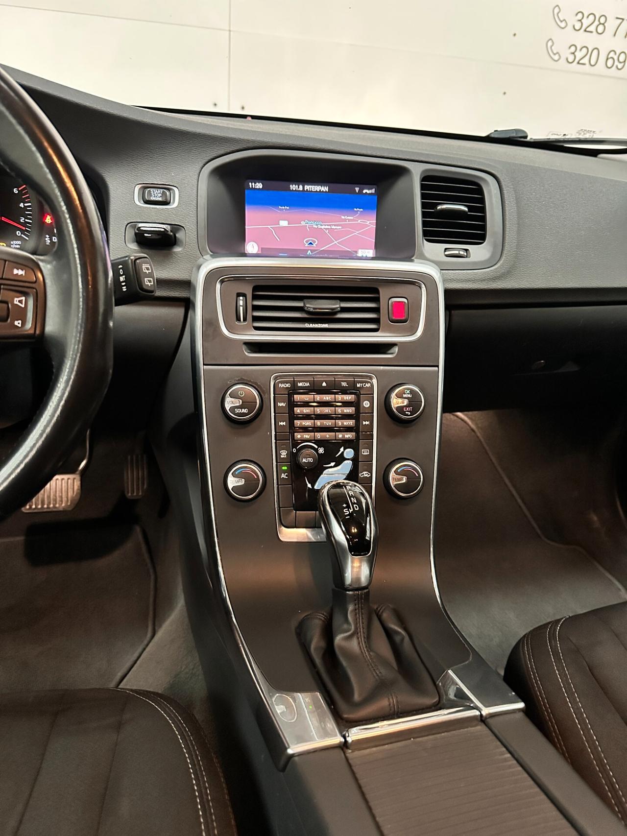 Volvo V60 Cross Country D3 Geartronic Pro MY18