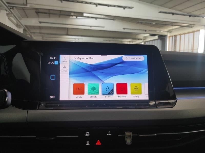 VOLKSWAGEN Golf 8ª serie - Golf 1.0 eTSI EVO DSG Life
