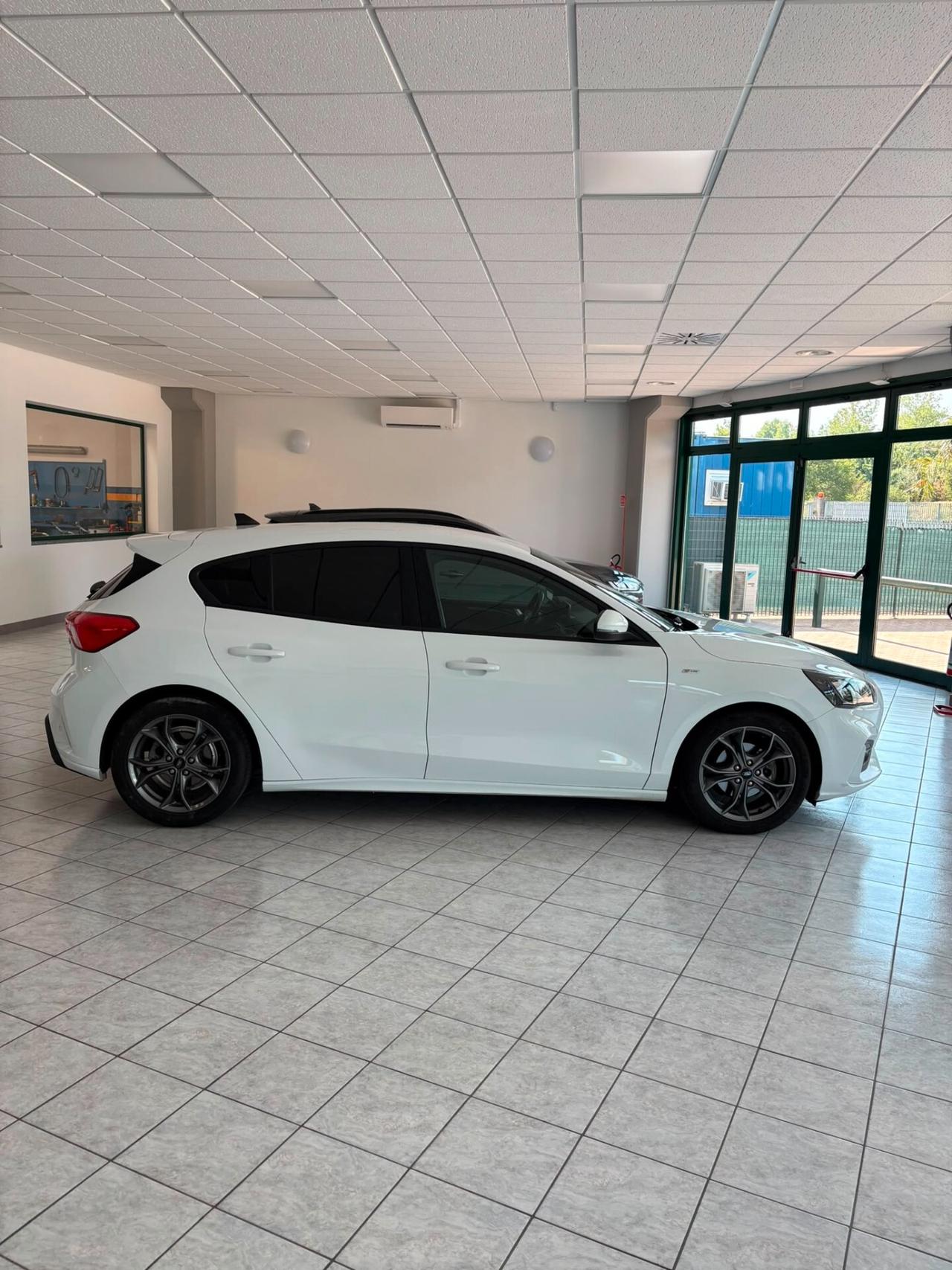 Ford Focus 1.0 EcoBoost Hybrid 125 CV 5p. ST-Line