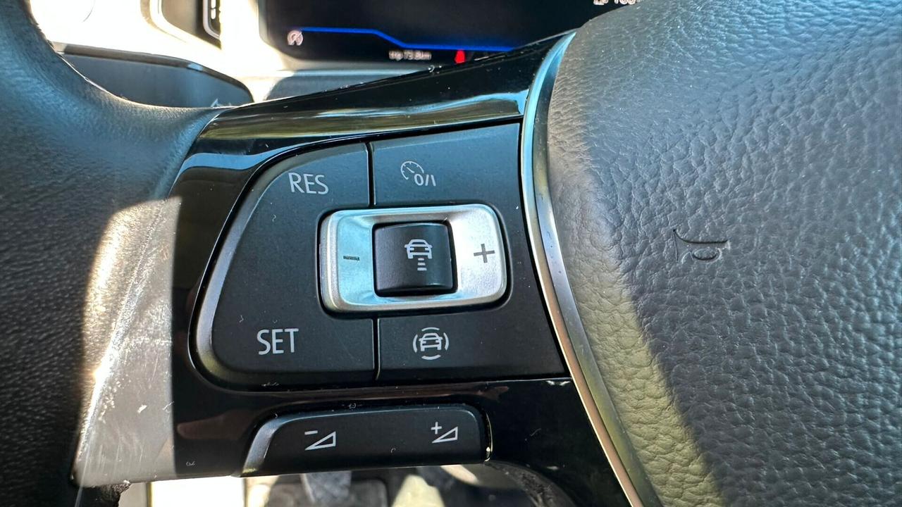 Volkswagen T-Roc 1.0 TSI Business BlueM Tech 2021 Neop LEGGI TESTO