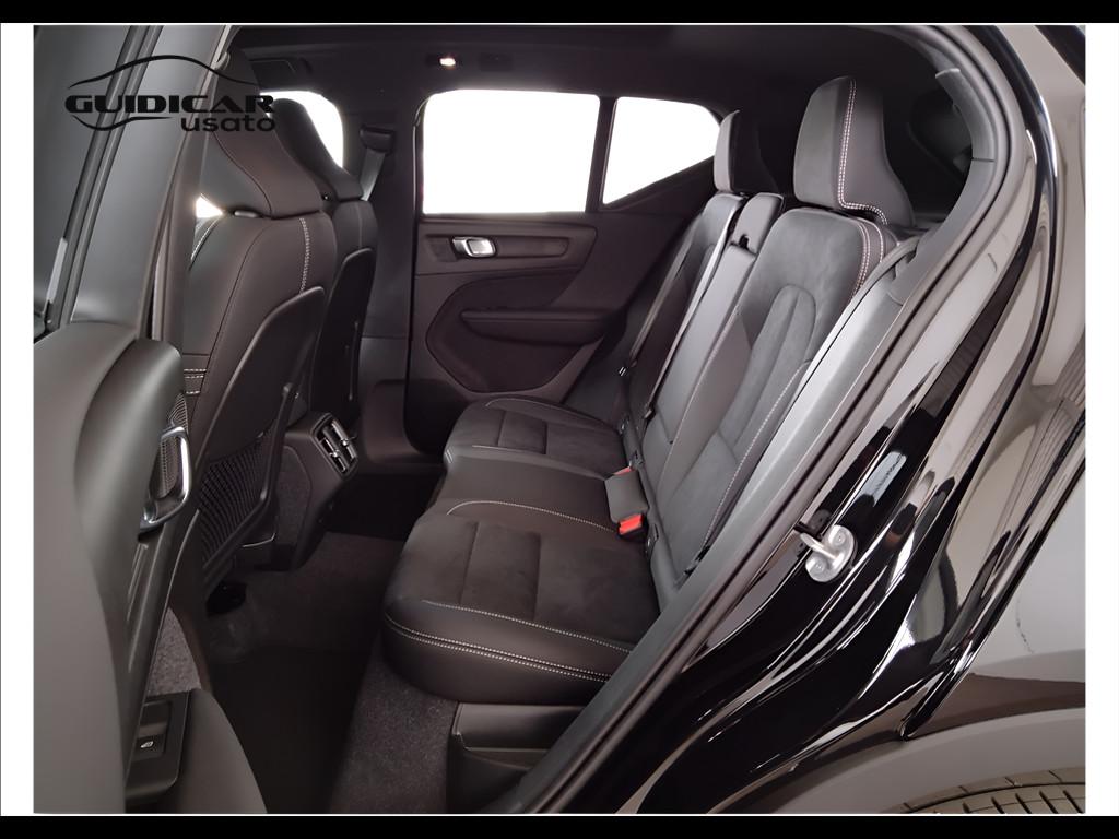 VOLVO XC40 2023 - XC40 2.0 b3 Plus Black Edition auto