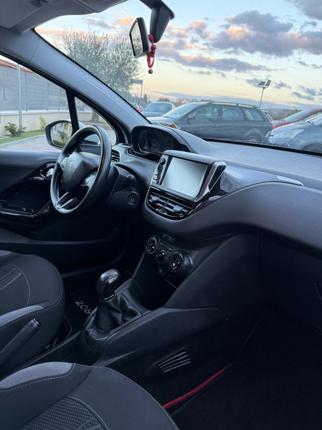 Peugeot 208 1.2 Benzina