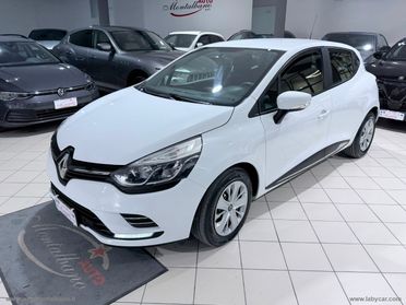 RENAULT Clio dCi 8V 75CV 5p. Moschino Intens