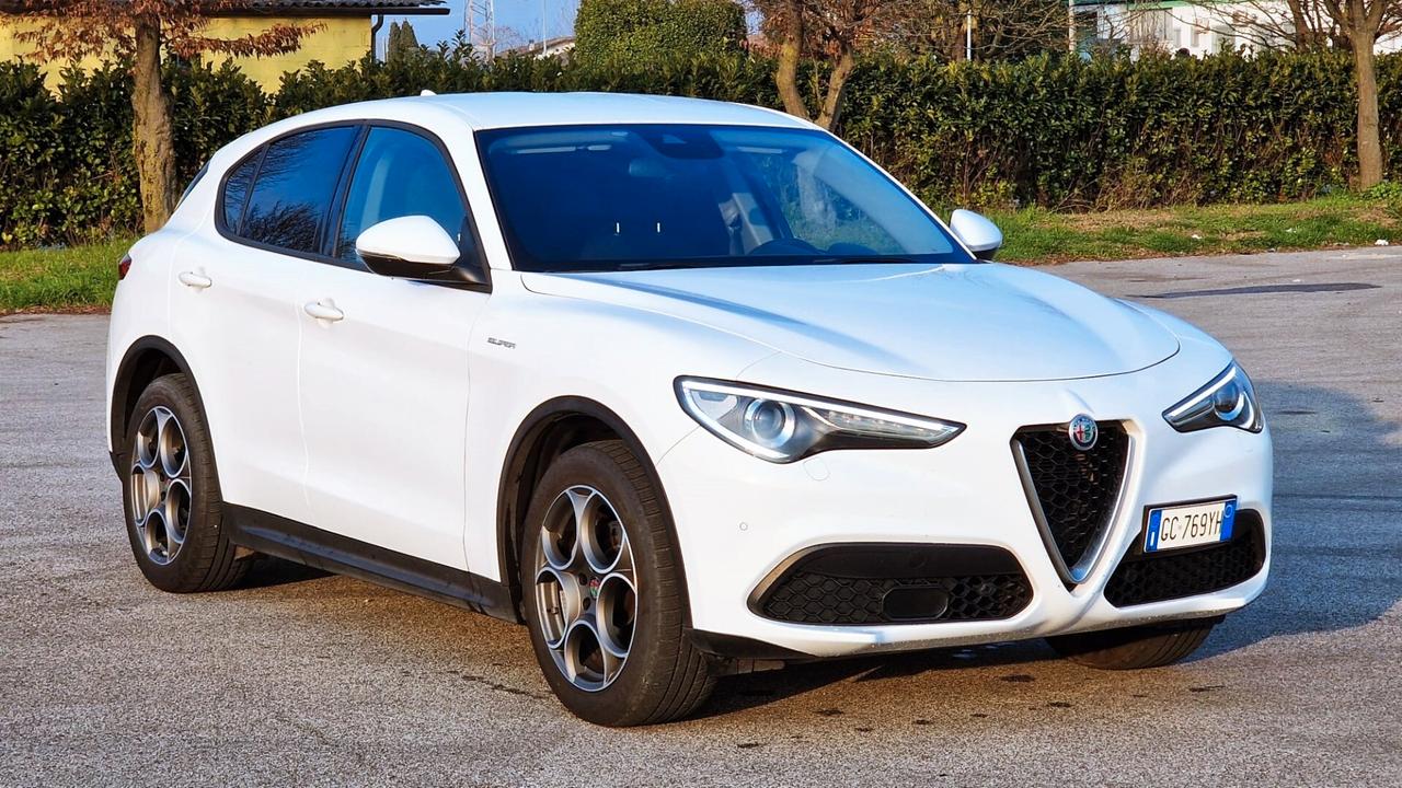 Alfa Romeo Stelvio 2.2 Turbodiesel 160 CV AT8 RWD Super