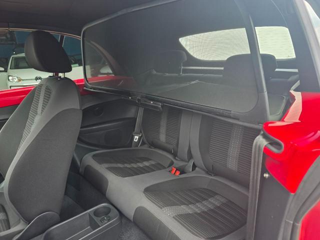 VOLKSWAGEN Maggiolino Cabrio 2.0 TDI Sport 6 marce FARI LED