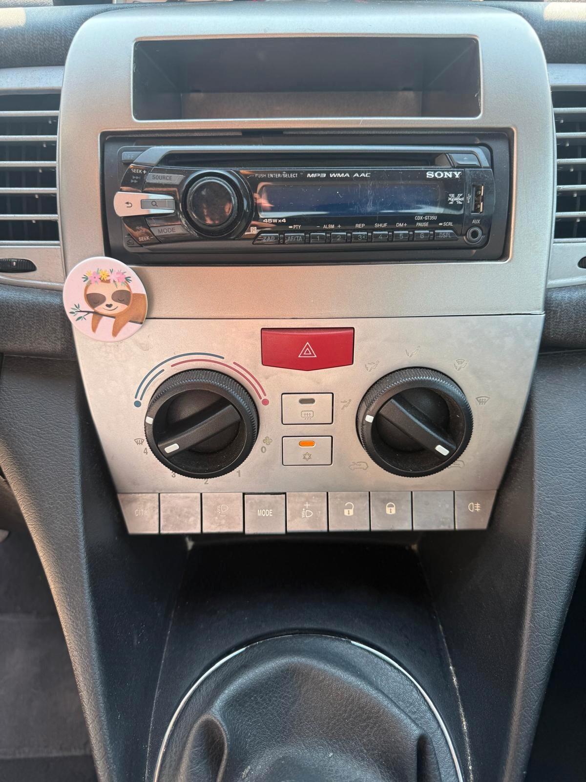 Lancia Ypsilon 1.3 MJT 75 CV E-Collection