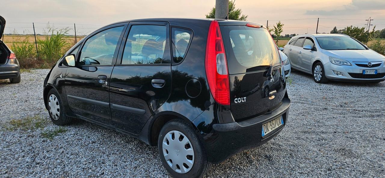 Mitsubishi Colt 1.1 12V 5p. Invite