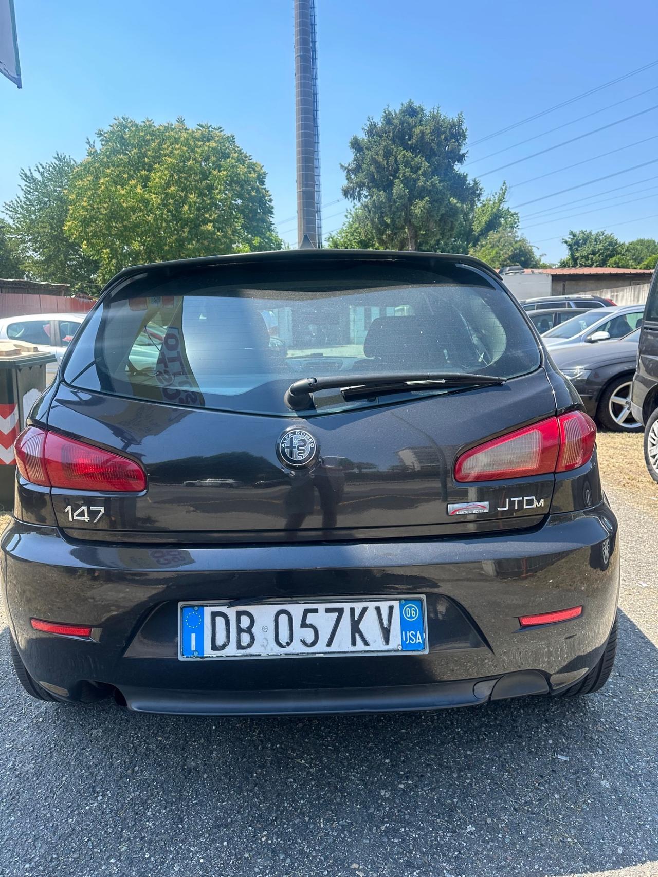 Alfa Romeo 147 1.9 JTD (120) 5 porte Black Line