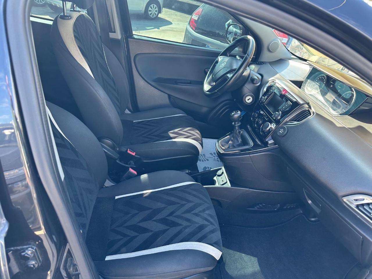 Lancia Ypsilon 1.2 GPL Gold