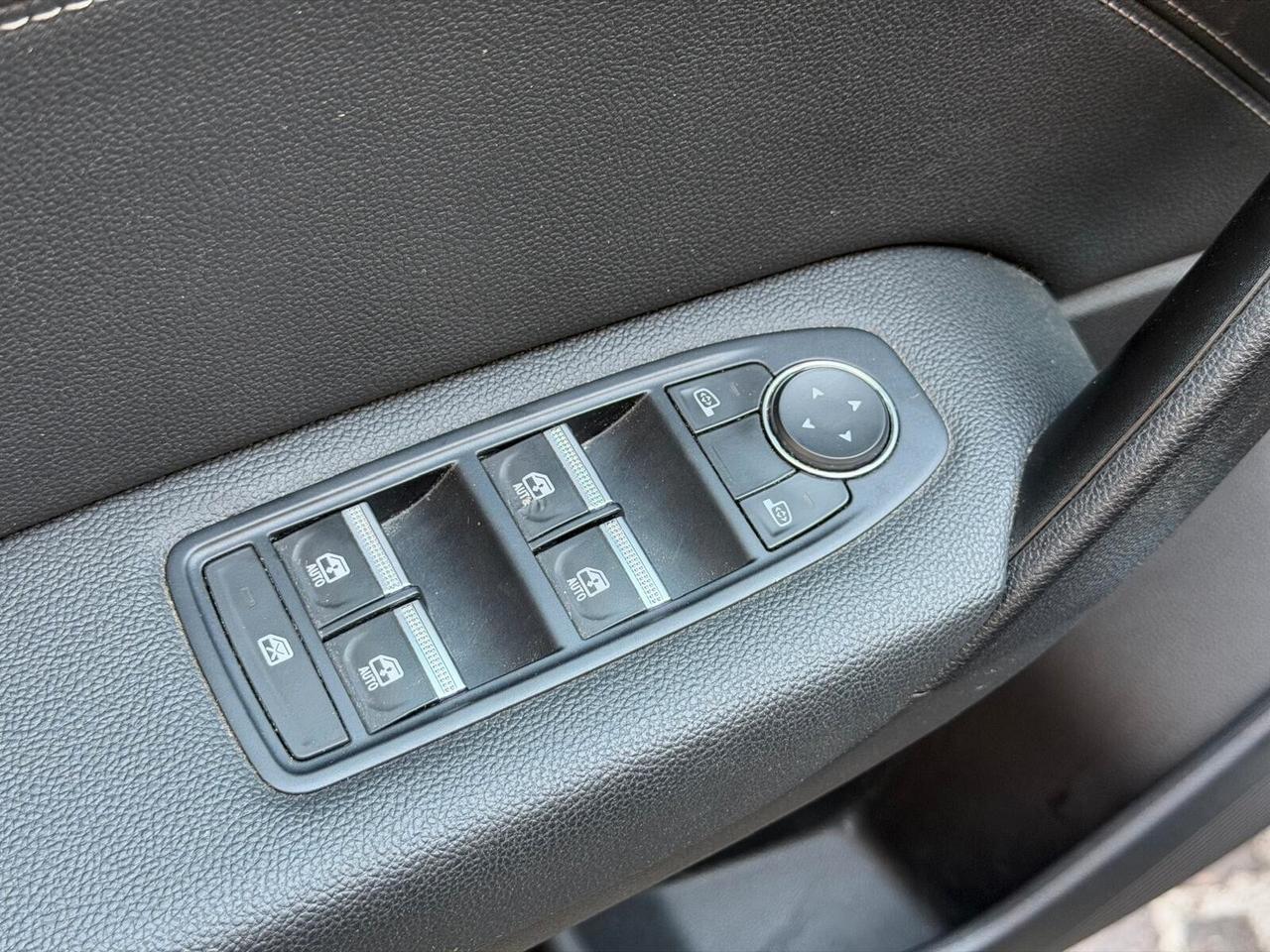 CAPTUR 1.0 GPL DI SERIE 100cv Techno UNICA!