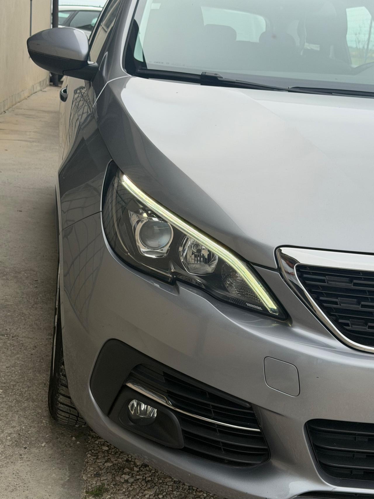 Peugeot 308 BlueHDi 130 S&S SW Allure